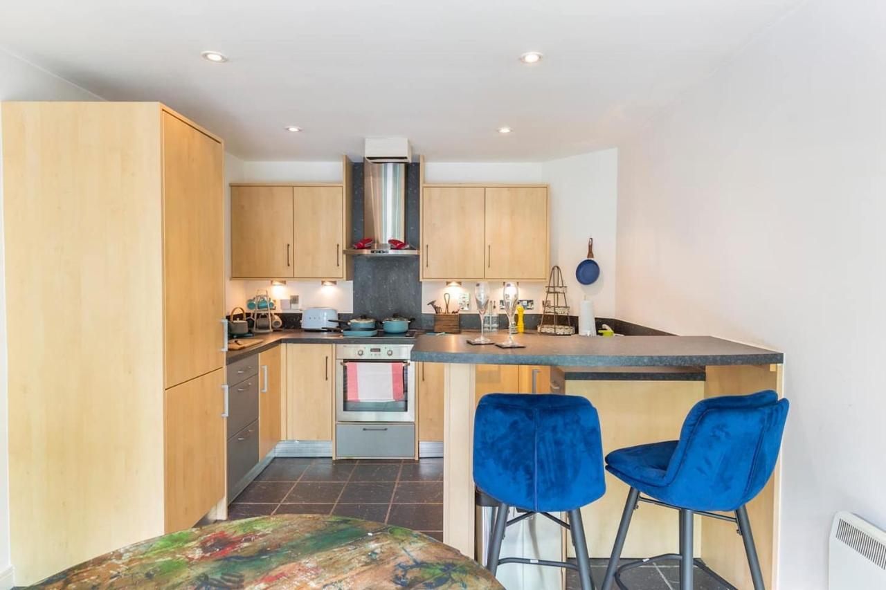 Large Boutique Harbourside Apartment - Football Table (Adults Only) Bristol Exteriör bild