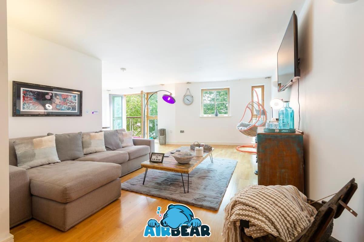 Large Boutique Harbourside Apartment - Football Table (Adults Only) Bristol Exteriör bild